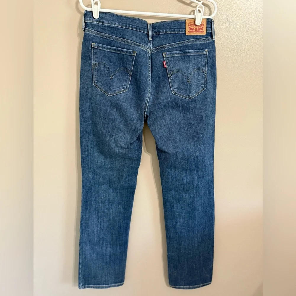 Levi's 505 Straight Medium Wash Stretchy Blue Jeans‎ Women's 10L (W30 / L34)